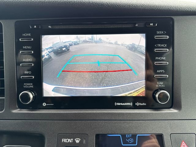 Used 2018 Toyota Sienna LE image 26