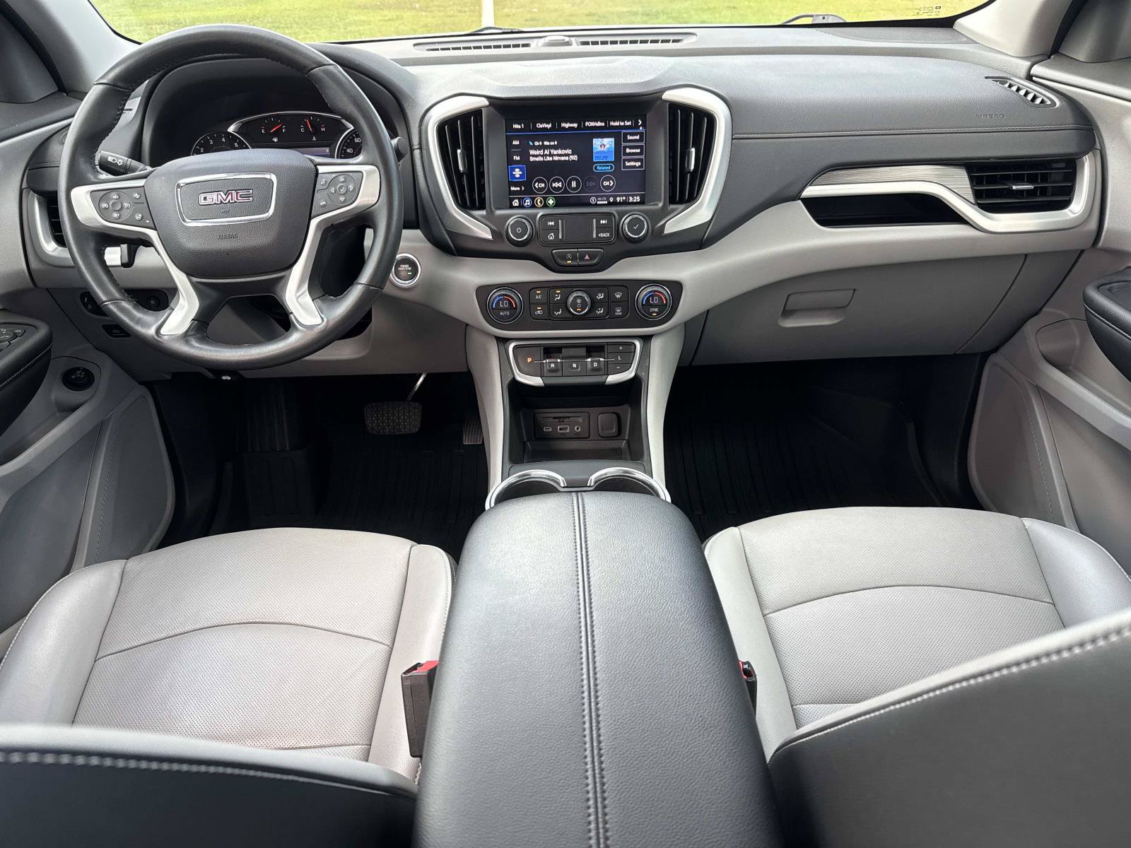 Used 2022 GMC Terrain SLT w/ LPO, Floor Liner Package FWD image 17