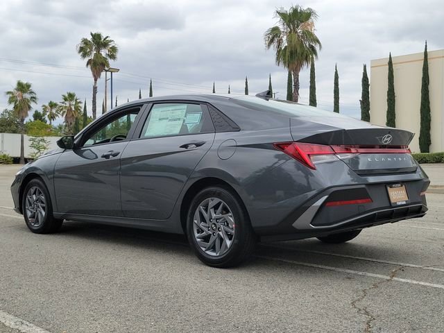 New 2026 Hyundai Elantra Hybrid FWD image 26