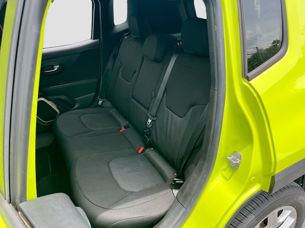 Certified 2017 Jeep Renegade Latitude w/ Popular Equipment Group FWD image 23