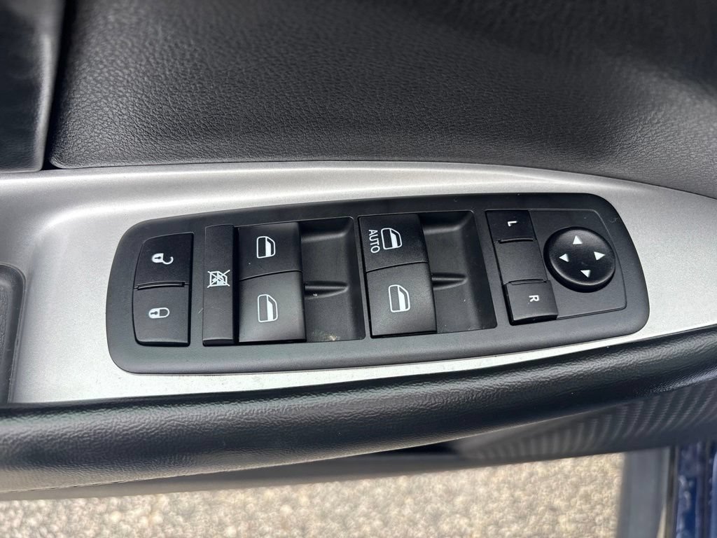 Used 2020 Dodge Journey SE FWD image 19