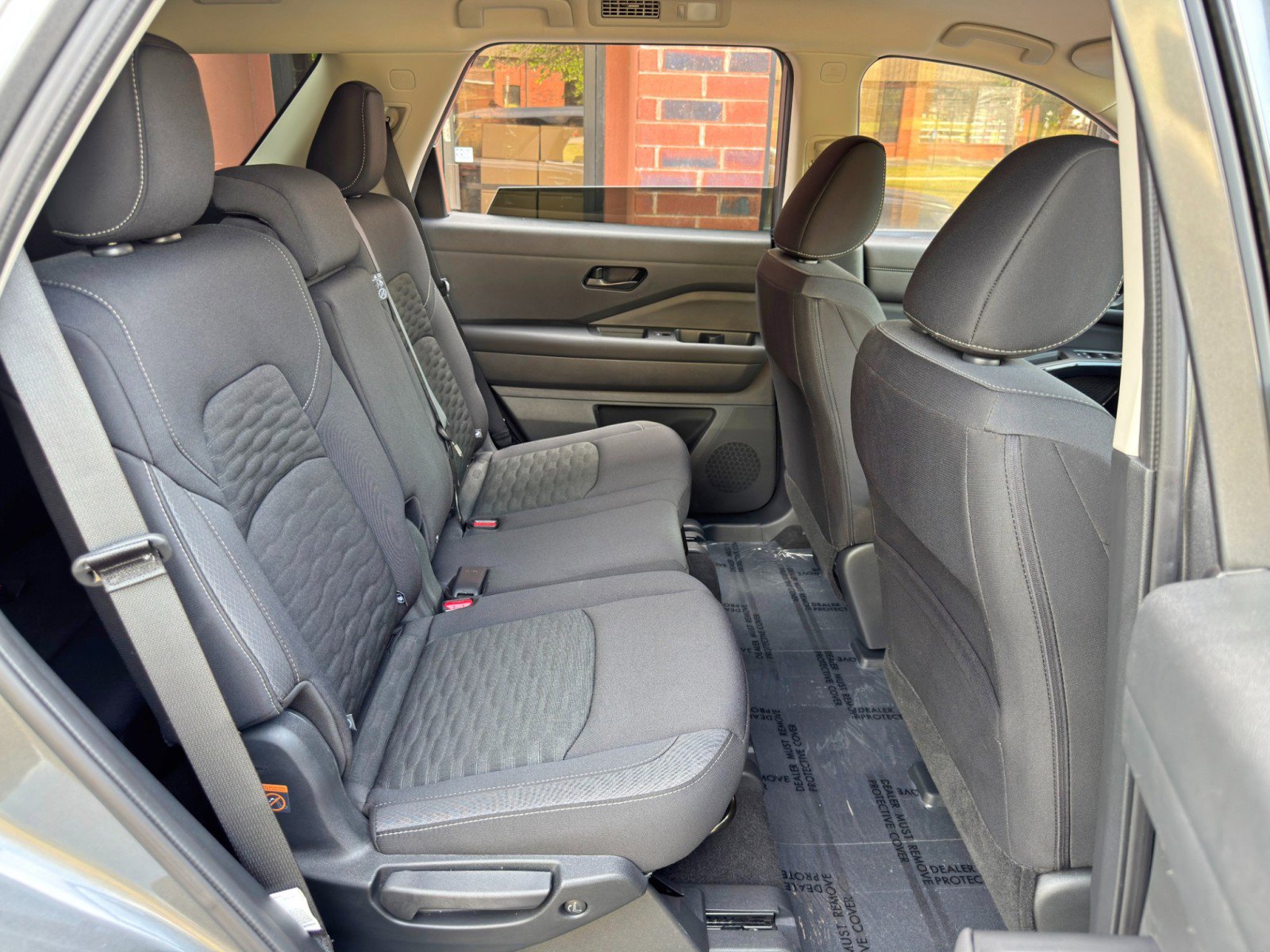 Used 2025 Nissan Pathfinder S FWD image 35