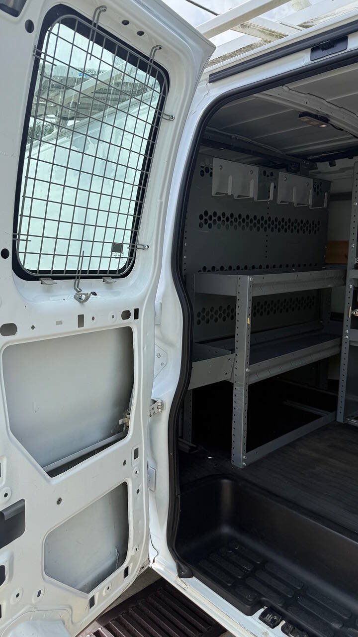 Used 2018 Chevrolet Express 2500 w/ Driver Convenience Package RWD image 34