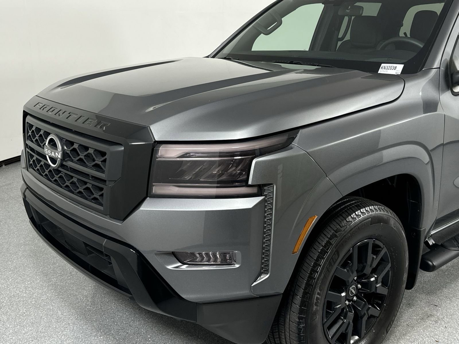 Certified 2023 Nissan Frontier SV w/ Midnight Edition Package image 31