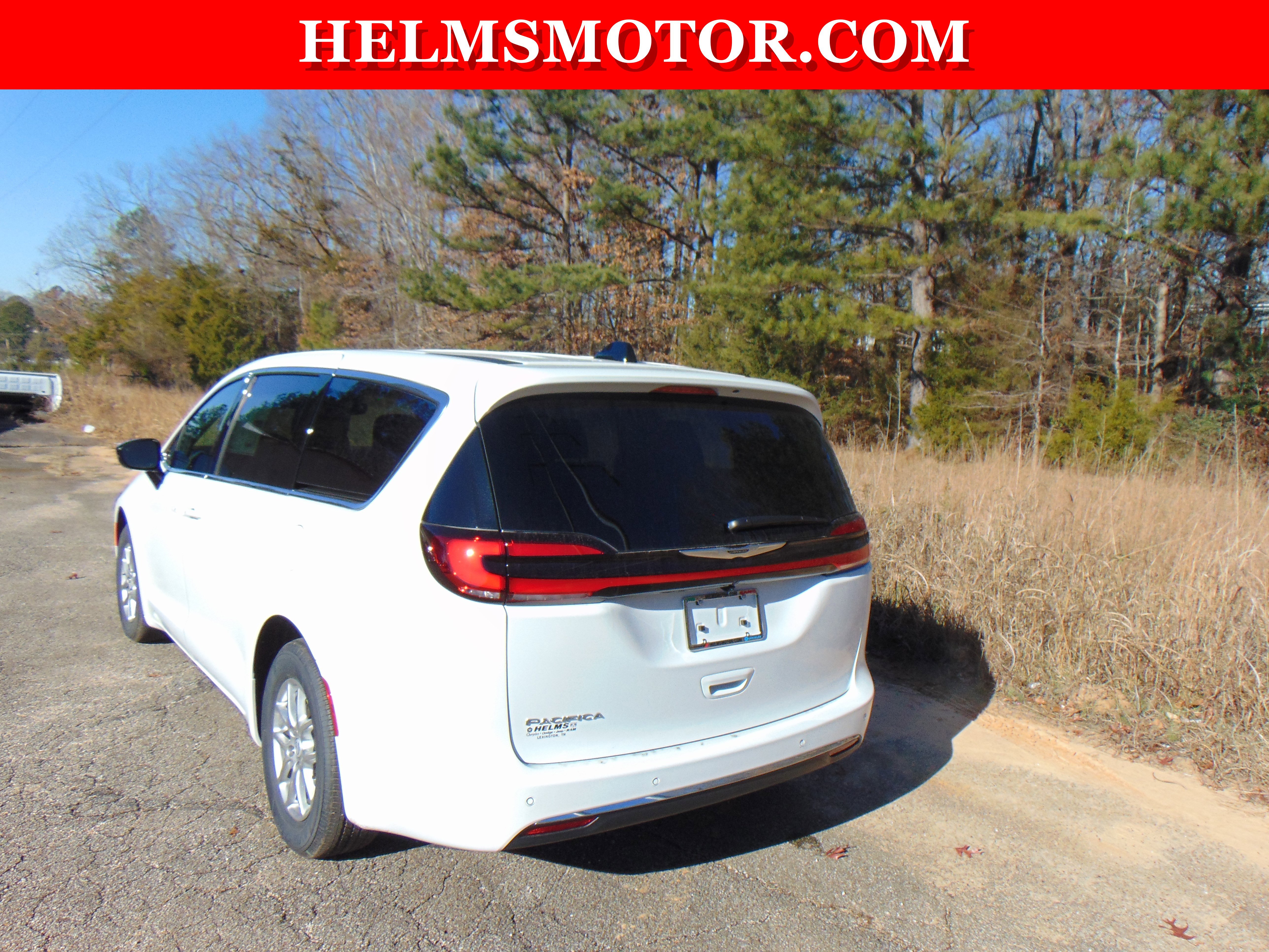 New 2026 Chrysler Pacifica Select image 13