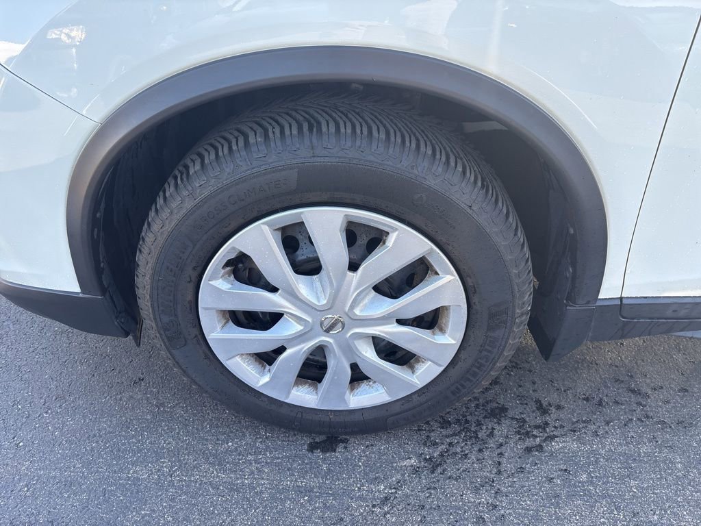 Used 2017 Nissan Rogue S image 6