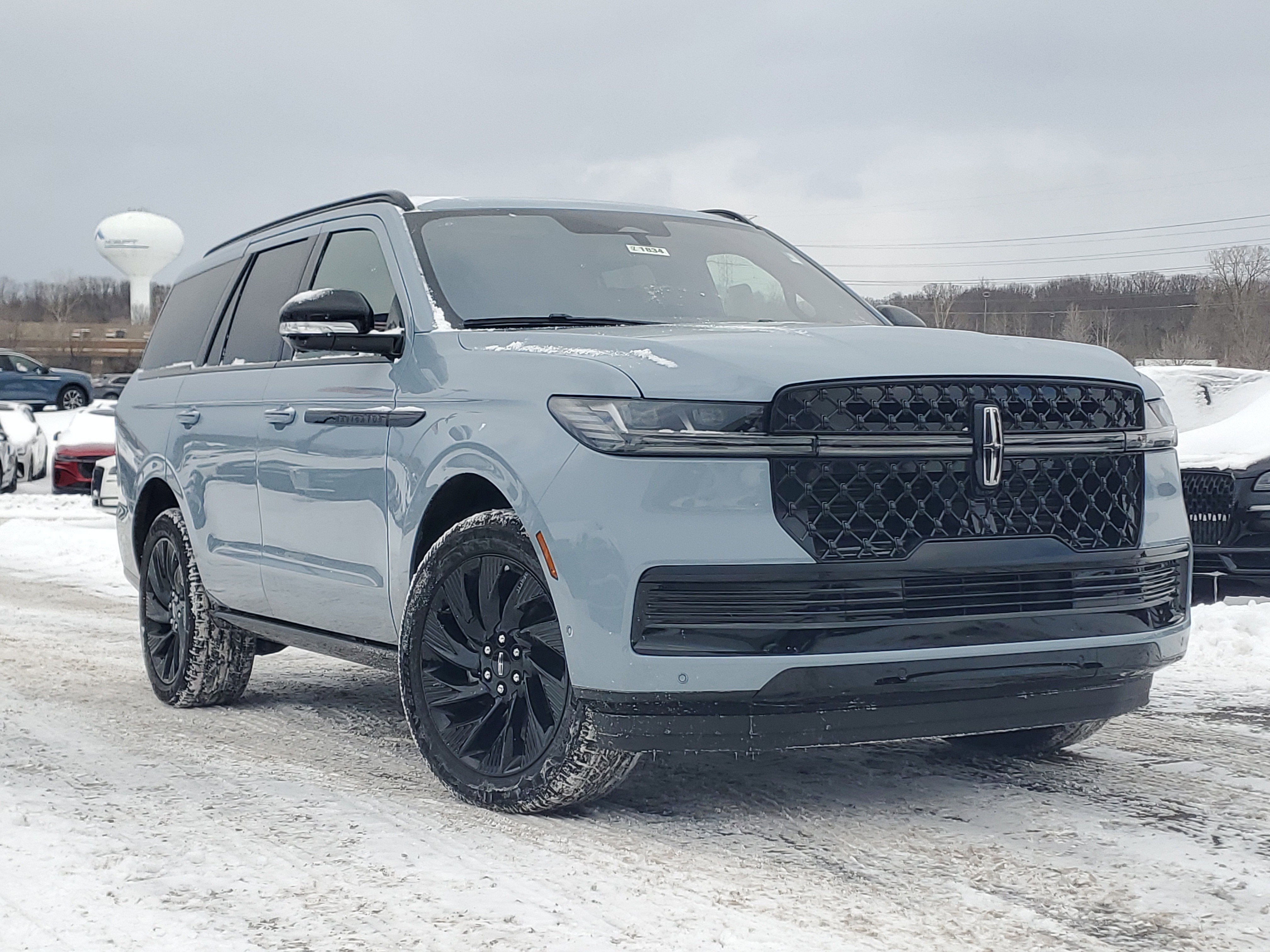New 2025 Lincoln Navigator Reserve w/ Jet Appearance Package