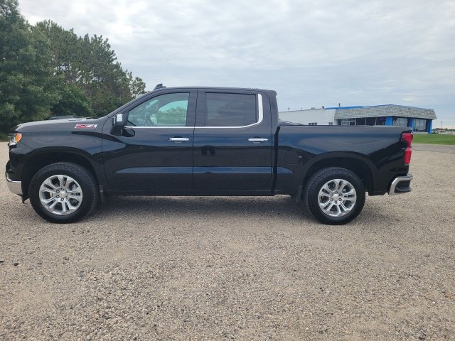 Used 2025 Chevrolet Silverado 1500 LTZ AWD/4WD image 13