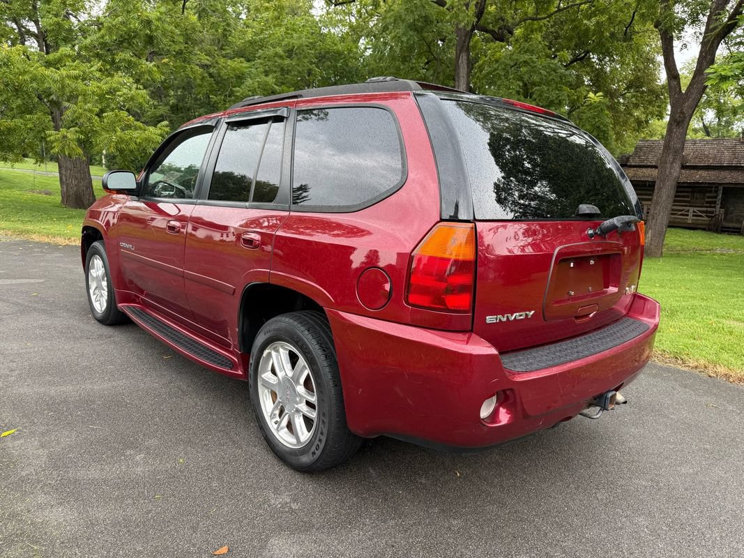 Used 2007 GMC Envoy Denali AWD/4WD image 9
