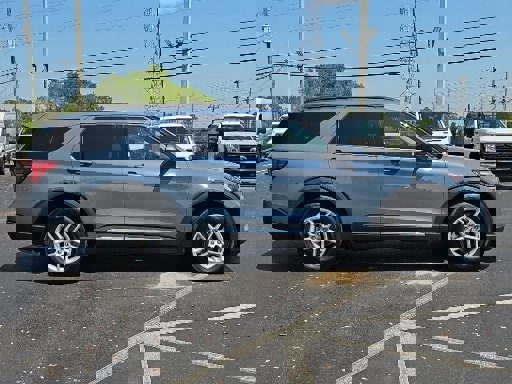 Used 2025 Ford Explorer Active w/ Active Comfort Package image 9