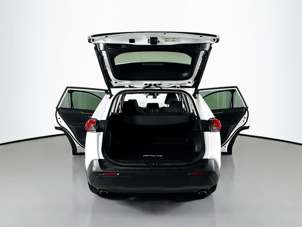 Used 2022 Toyota RAV4 XLE w/ Convenience Package image 27