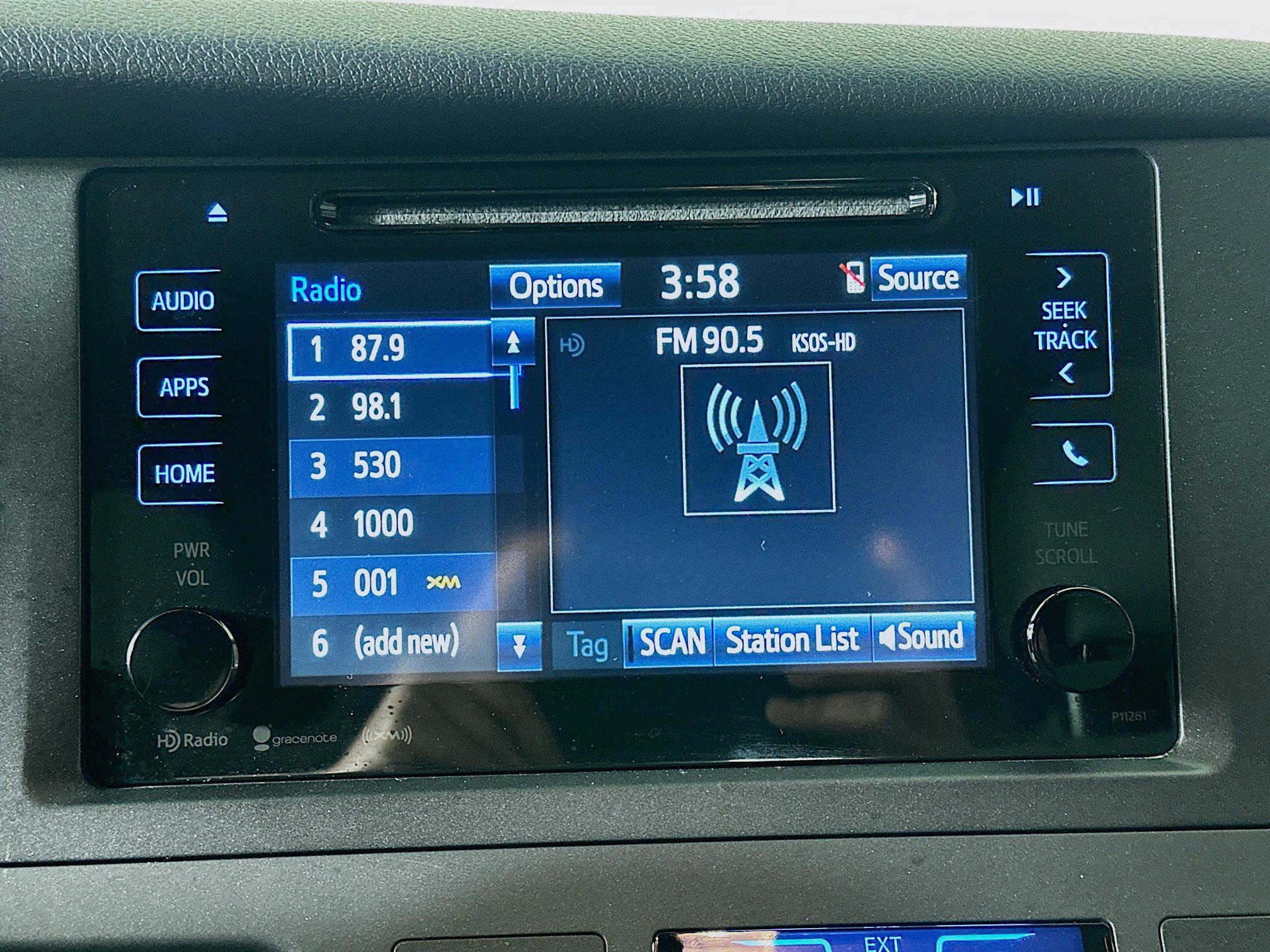 Used 2017 Toyota Sienna LE image 19