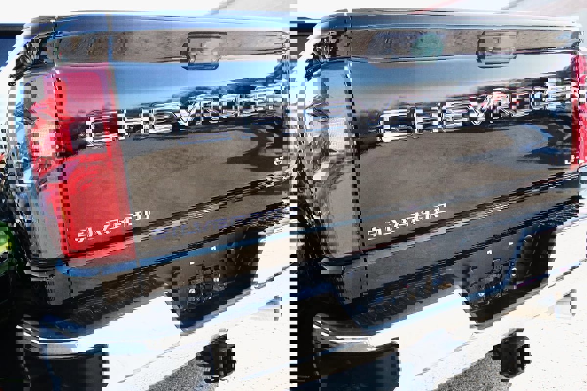 Used 2023 Chevrolet Silverado 3500 LTZ w/ LTZ Convenience Package image 26