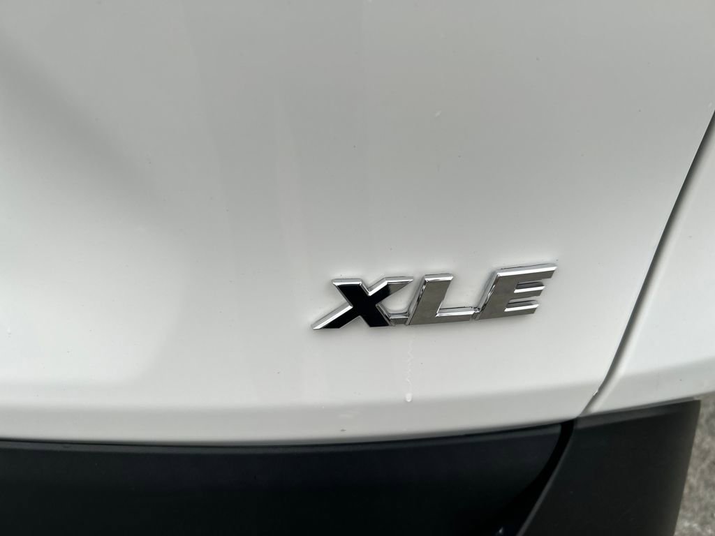 Used 2024 Toyota RAV4 XLE image 9