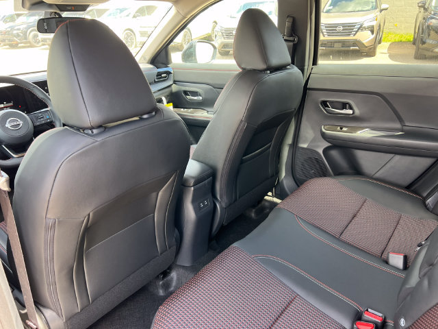 Used 2026 Nissan Kicks SR w/ Cold Weather Package AWD/4WD image 34