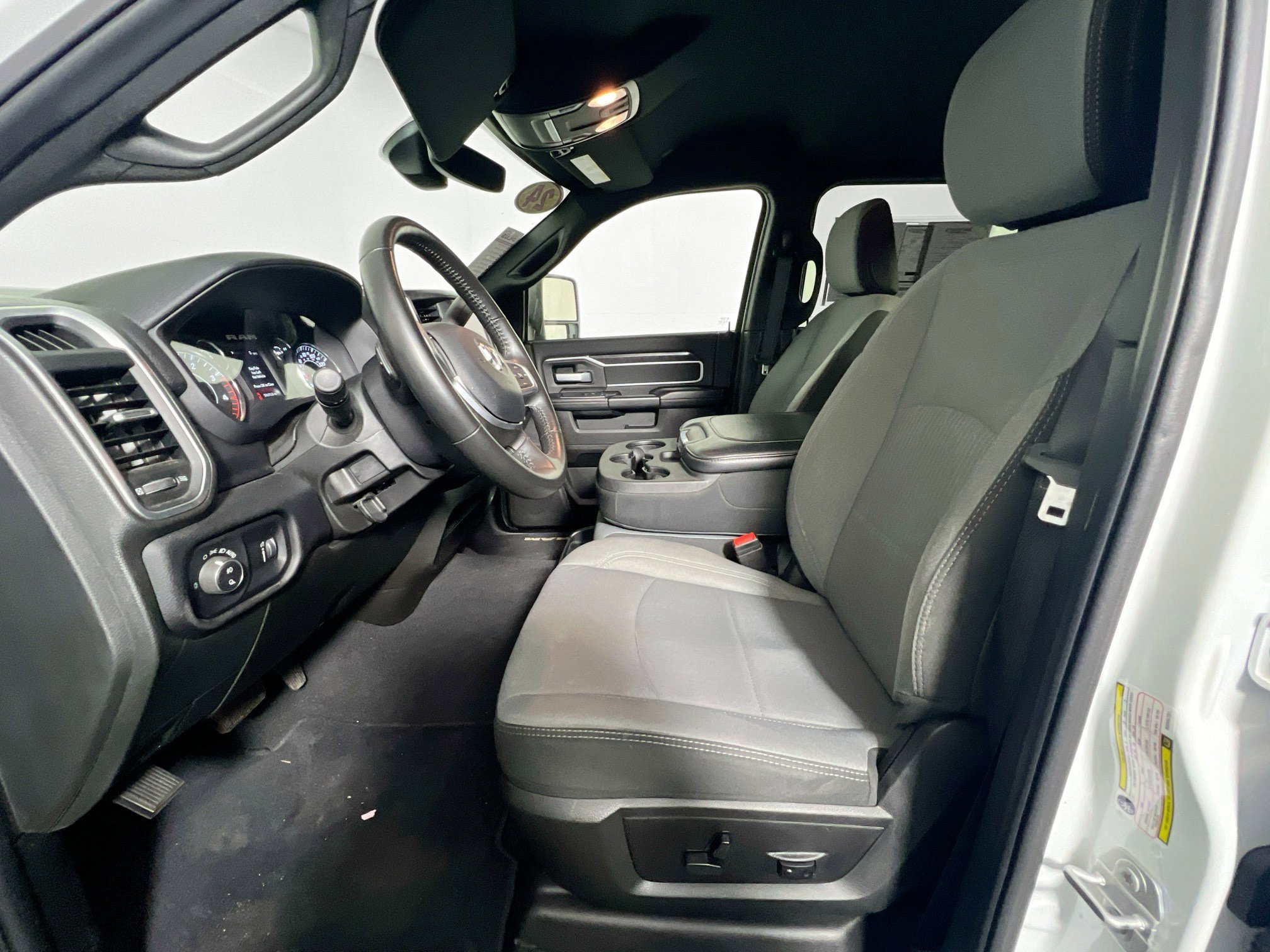 Used 2024 RAM 3500 Big Horn image 7