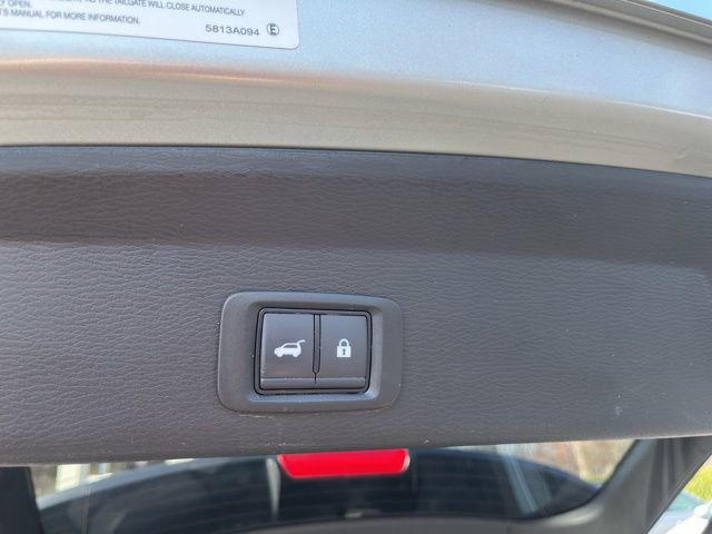 Used 2024 Mitsubishi Outlander SE Black Edition image 9