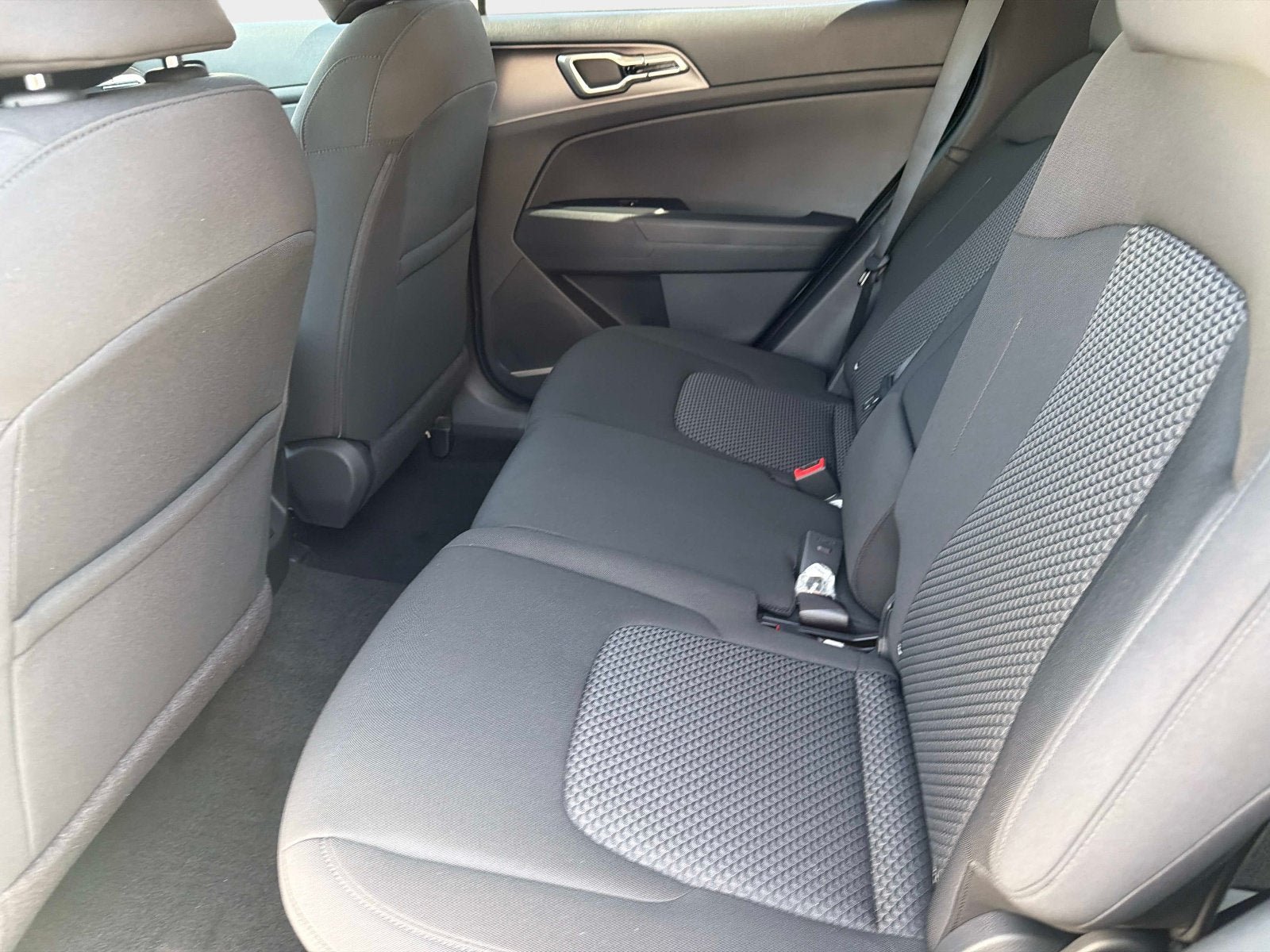New 2027 Kia Sportage LX w/ LX Convenience Package FWD image 11