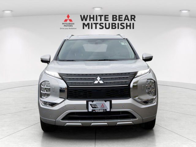 Used 2025 Mitsubishi Outlander SEL AWD/4WD image 2