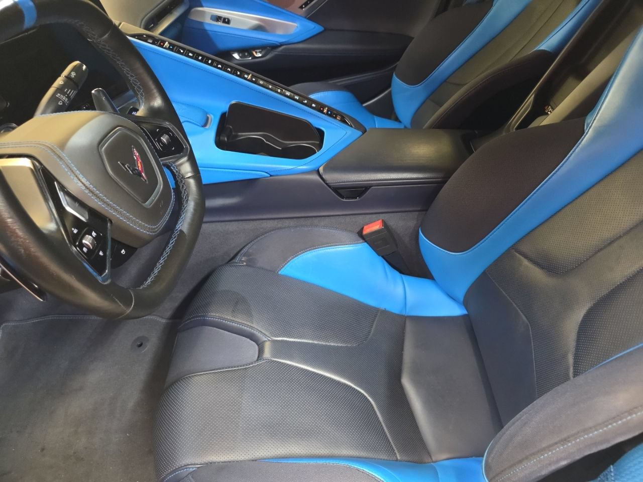 Used 2021 Chevrolet Corvette Stingray Premium Conv w/ Z51 Performance Package RWD image 24