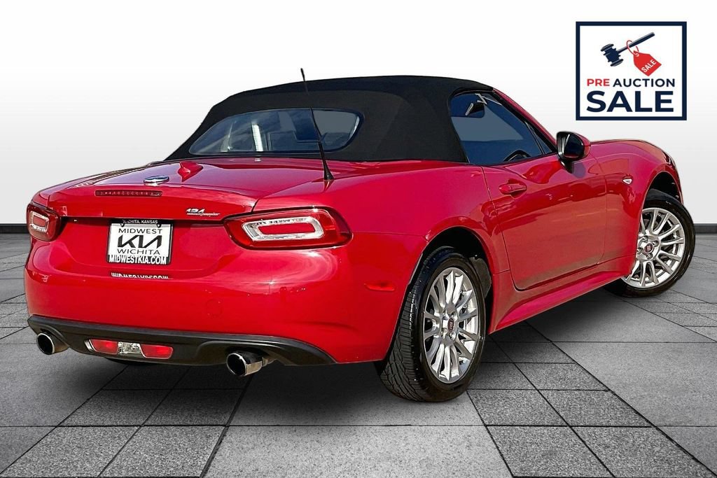 Used 2018 FIAT 124 Spider Classica w/ Technology & Siriusxm Group RWD image 13