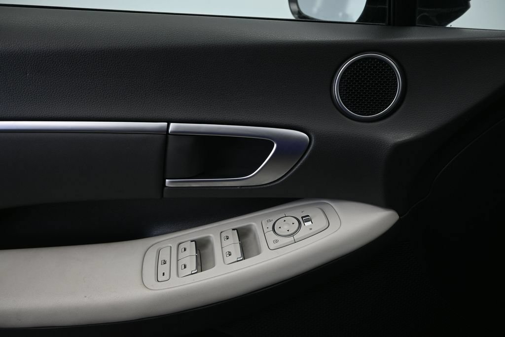 Used 2025 Hyundai Sonata SEL FWD image 22