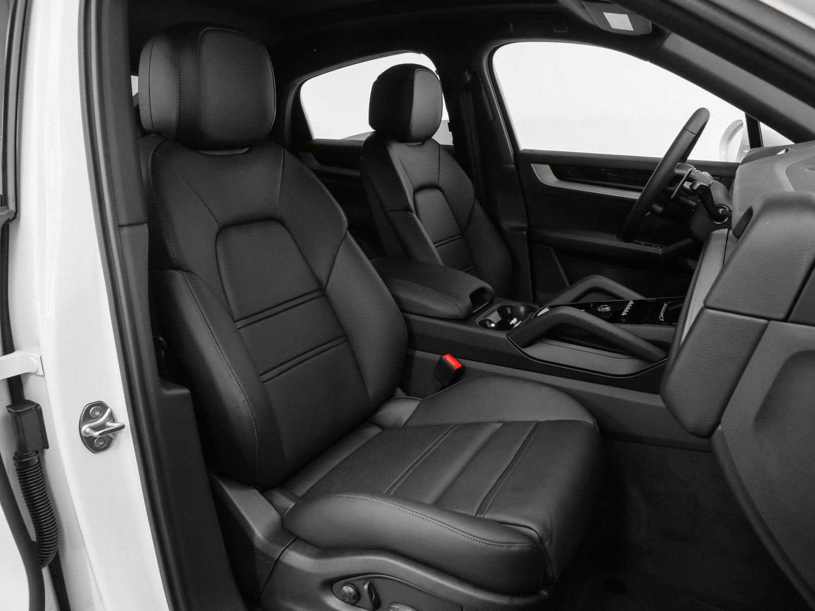 Certified 2024 Porsche Cayenne Coupe image 21