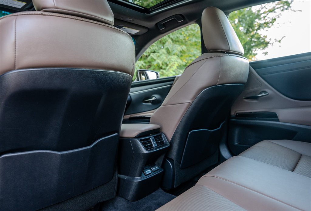 Used 2023 Lexus ES 350 w/ Premium Package FWD image 30