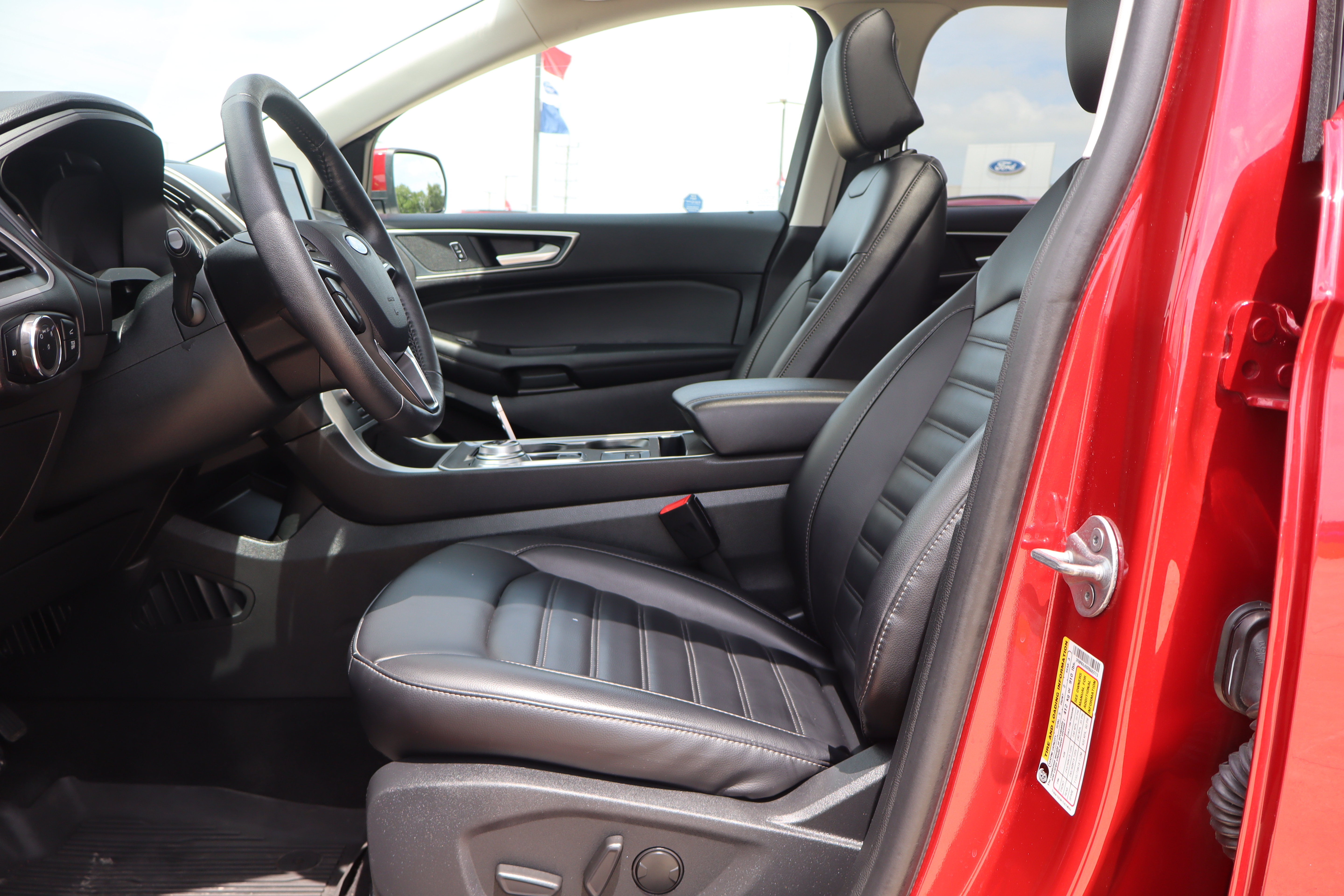 Used 2024 Ford Edge SEL w/ Convenience Package AWD/4WD image 10