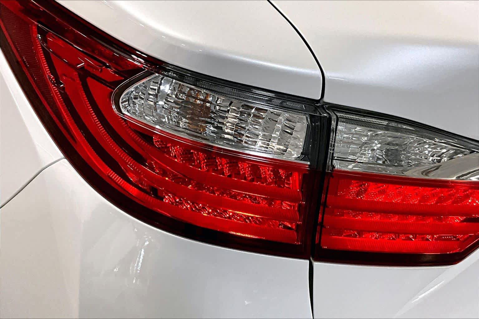 Used 2014 Lexus ES 350 w/ Luxury Package FWD image 30