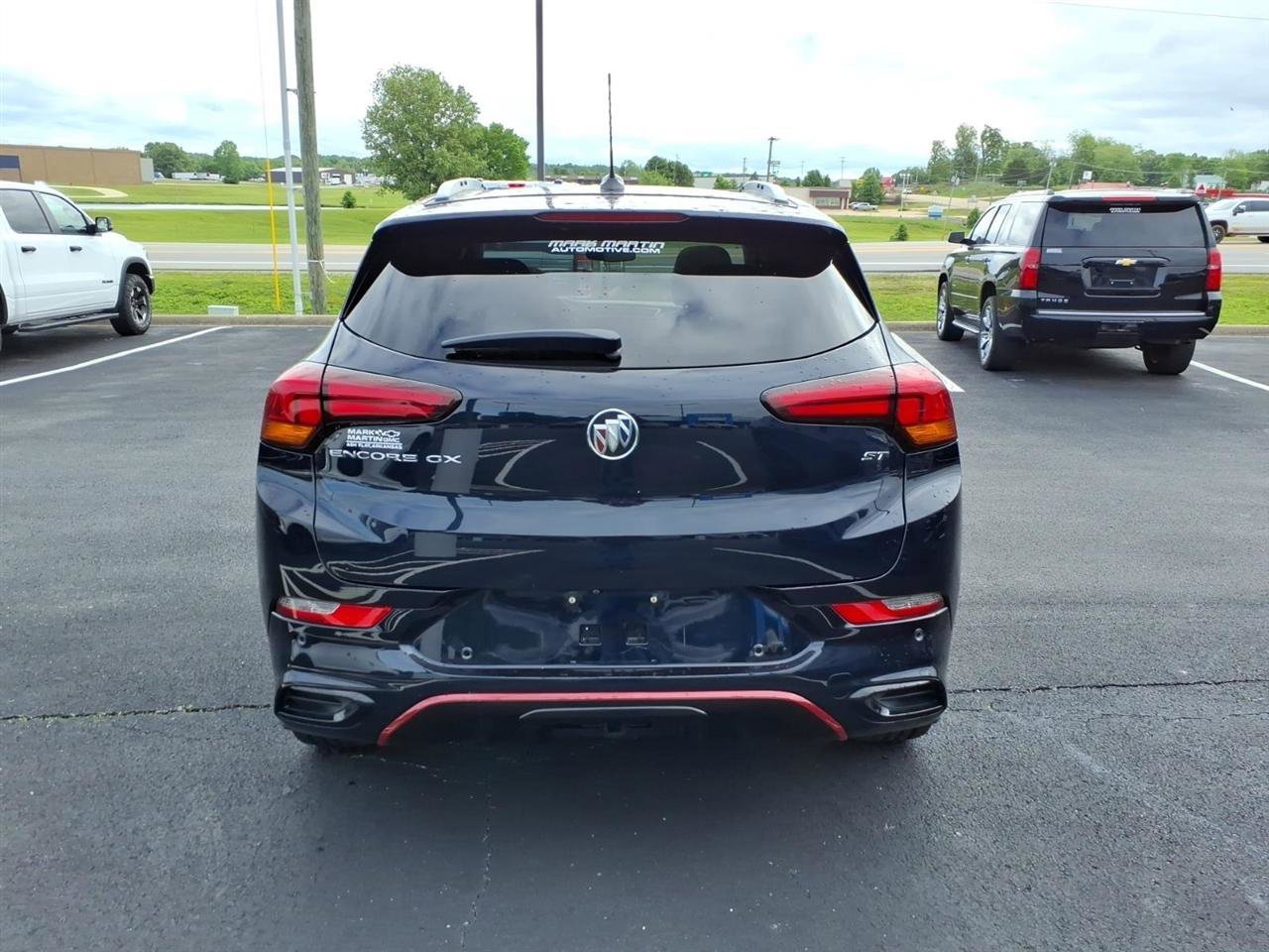 Used 2021 Buick Encore GX Select w/ Advanced Technology Package FWD image 4