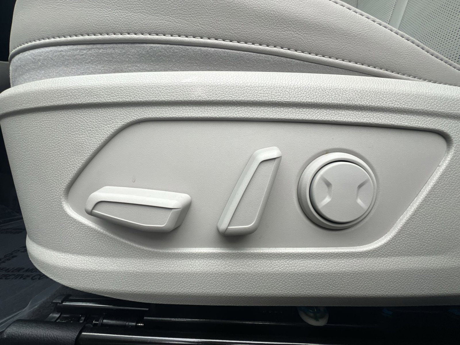 Used 2024 Kia Sorento S w/ Panoramic Sunroof Package image 14