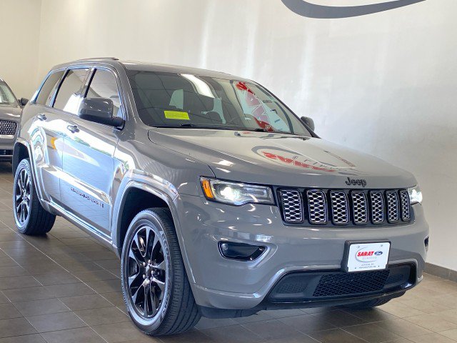 Used 2022 Jeep Grand Cherokee Laredo X AWD/4WD image 2