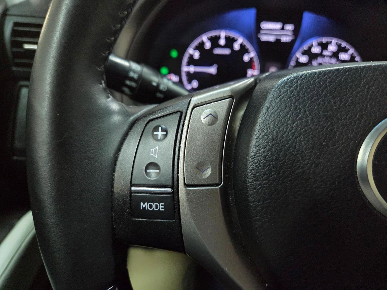 Used 2013 Lexus RX 350 AWD w/ Navigation Pkg image 34