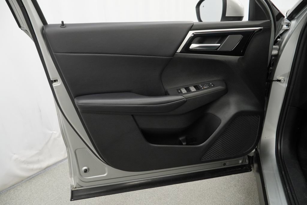 Used 2024 Mitsubishi Outlander SE image 41