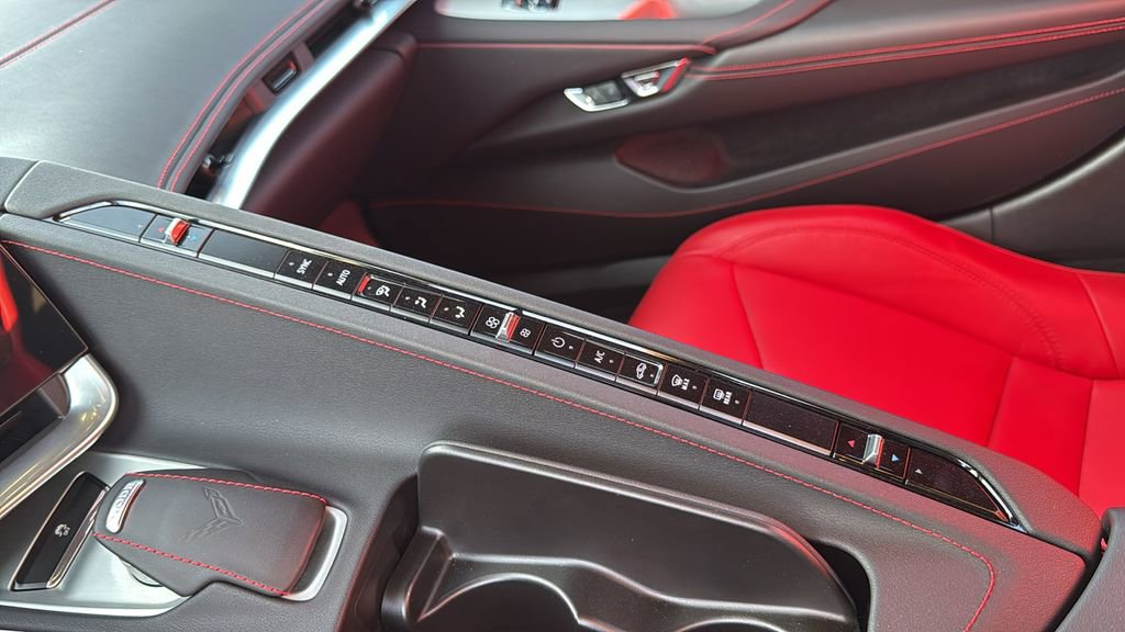 Used 2025 Chevrolet Corvette Stingray Convertible w/ 1LT image 16