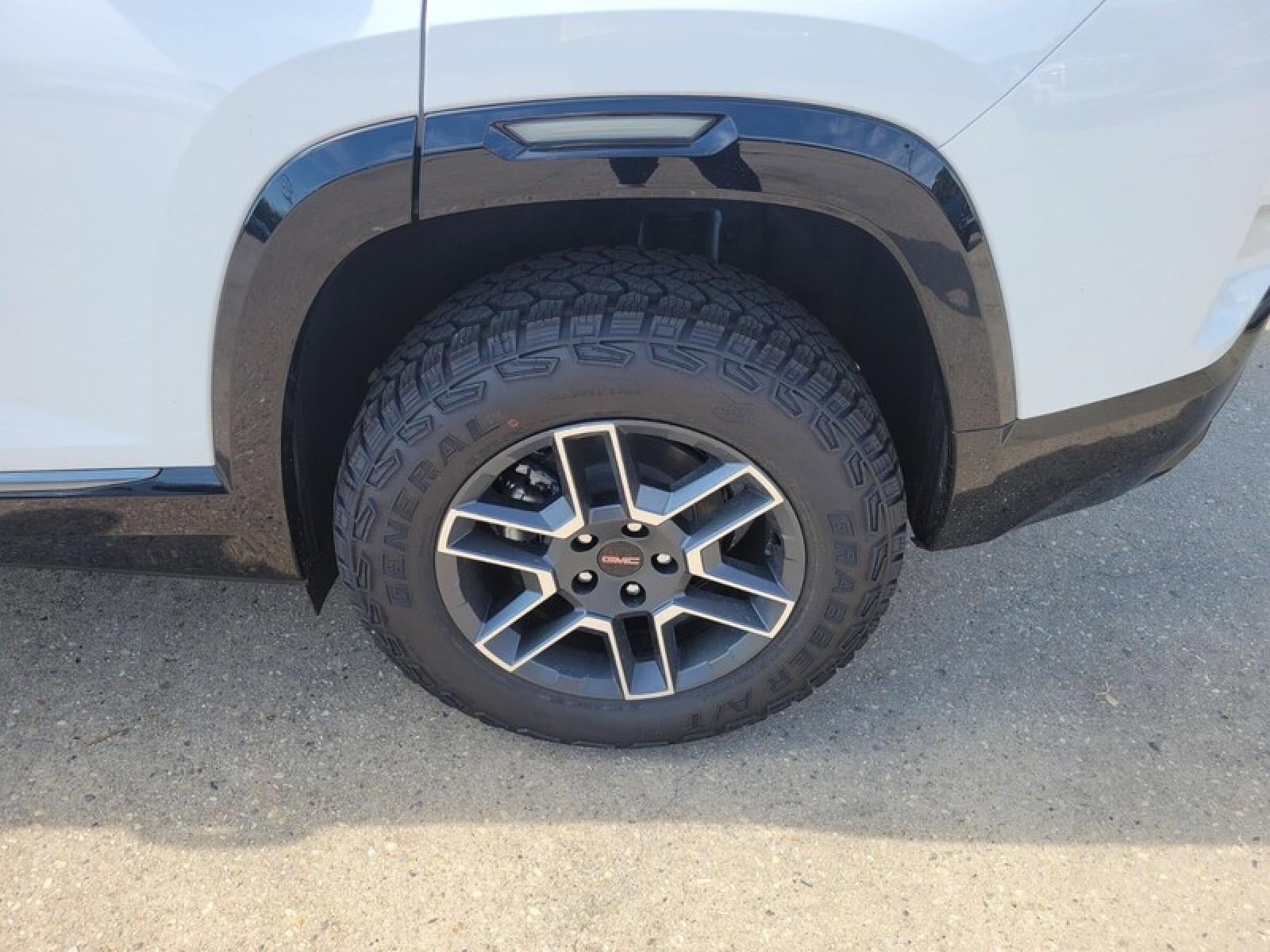New 2026 GMC Terrain AT4 w/ Convenience Package III image 9