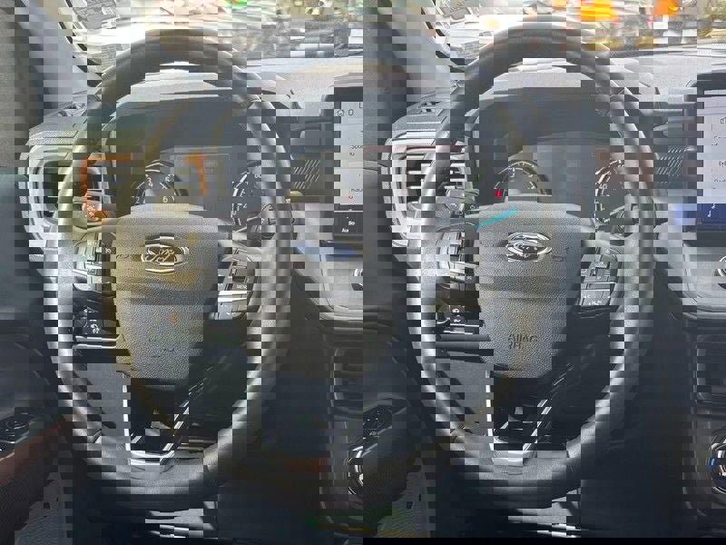 Used 2023 Ford Maverick Lariat w/ Lariat Luxury Package image 11