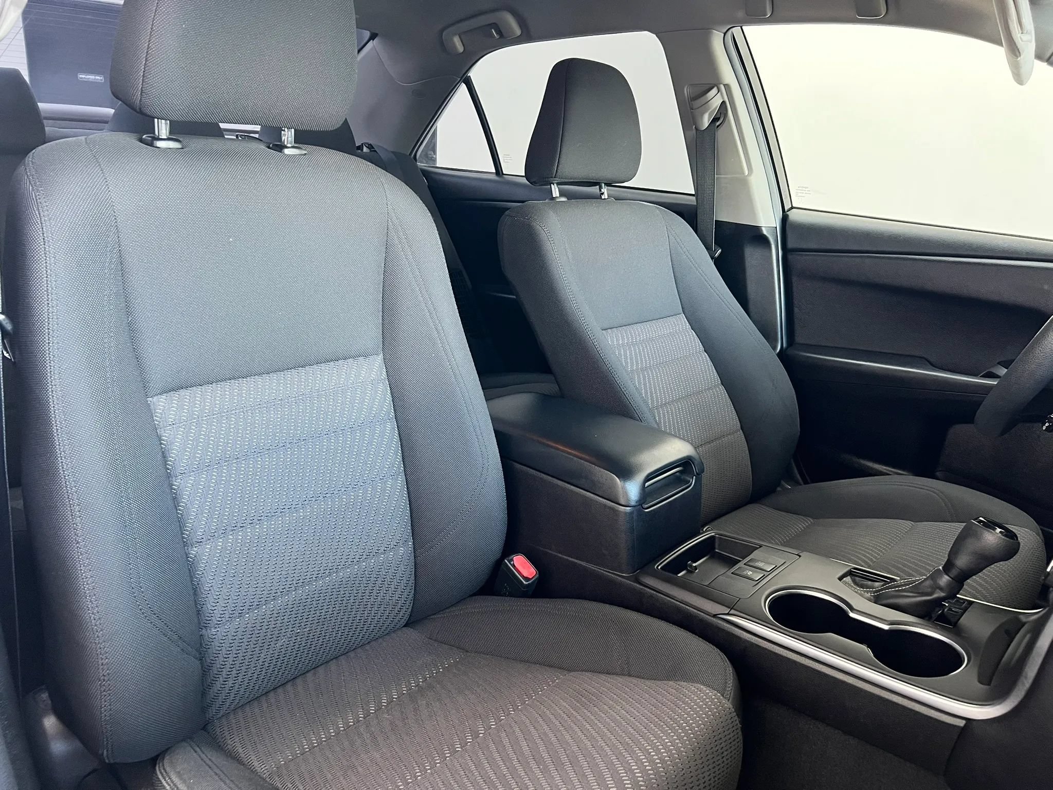 Used 2016 Toyota Camry LE FWD image 13
