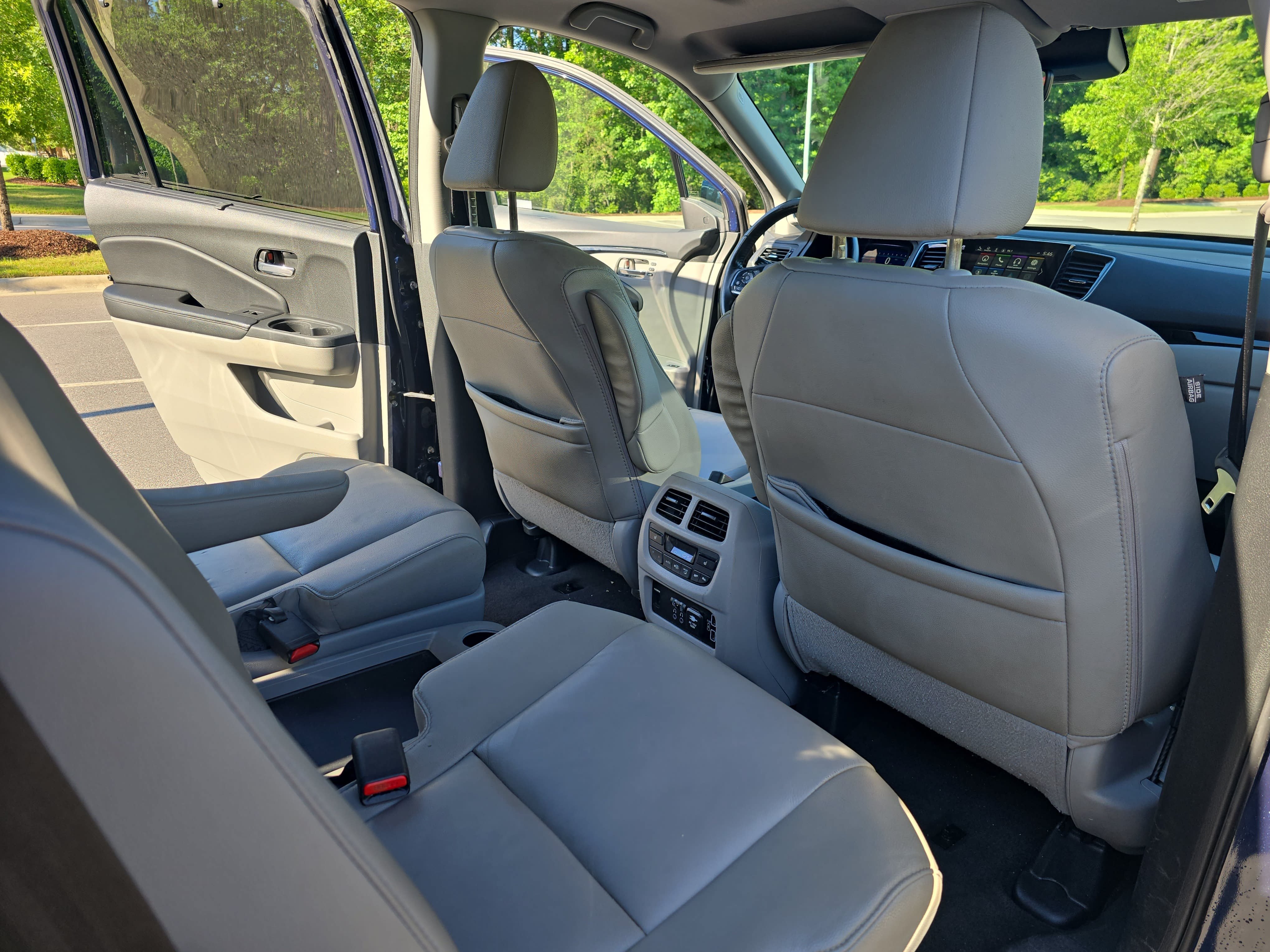 Used 2019 Honda Pilot Touring image 11