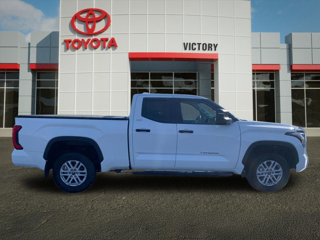 Used 2022 Toyota Tundra SR5 w/ SR5 Convenience Package image 2