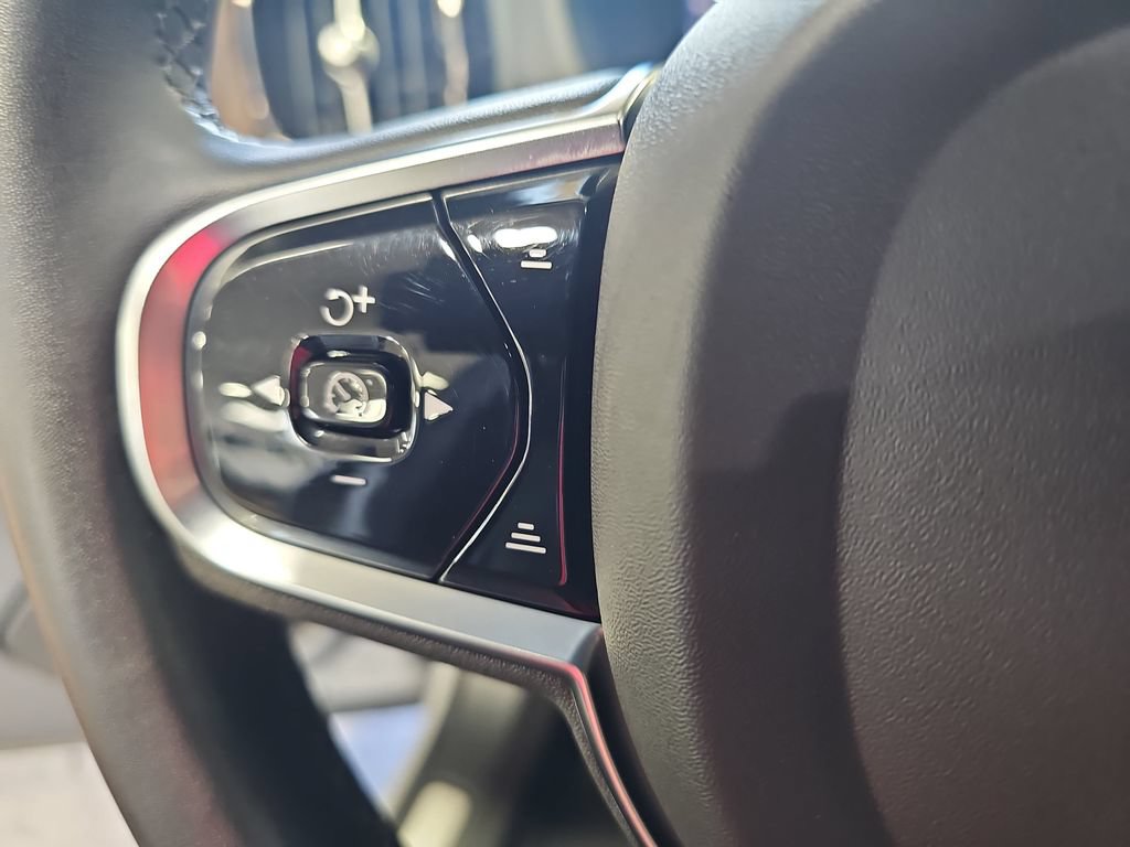 Used 2023 Volvo XC60 B5 Plus w/ Climate Package AWD/4WD image 17