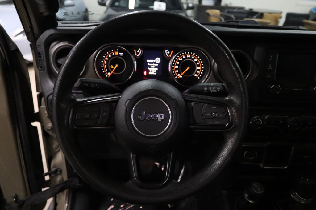 Used 2020 Jeep Gladiator Sport image 26