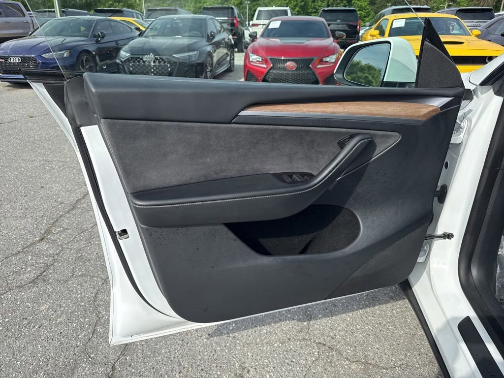 Used 2023 Tesla Model Y Long Range AWD/4WD image 28