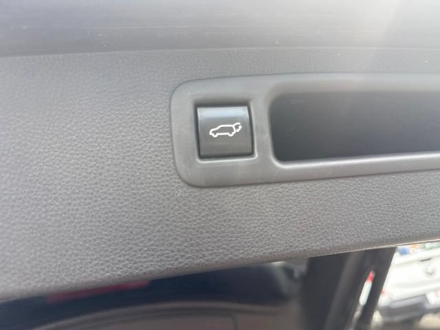 Used 2020 Toyota Highlander XLE w/ Protection Package #3 AWD/4WD image 14