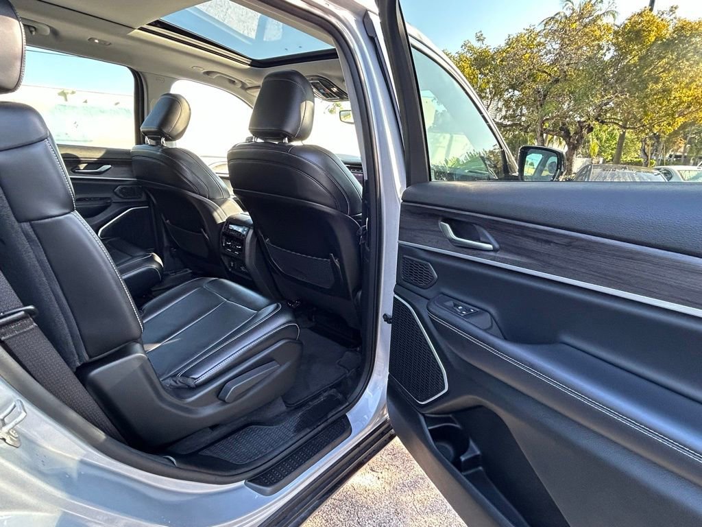 Used 2021 Jeep Grand Cherokee L Limited RWD image 33