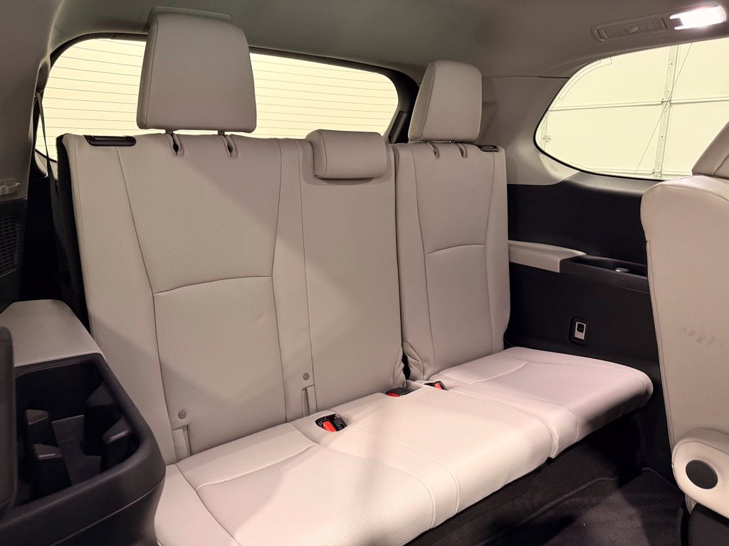 Used 2024 Toyota Grand Highlander AWD image 37