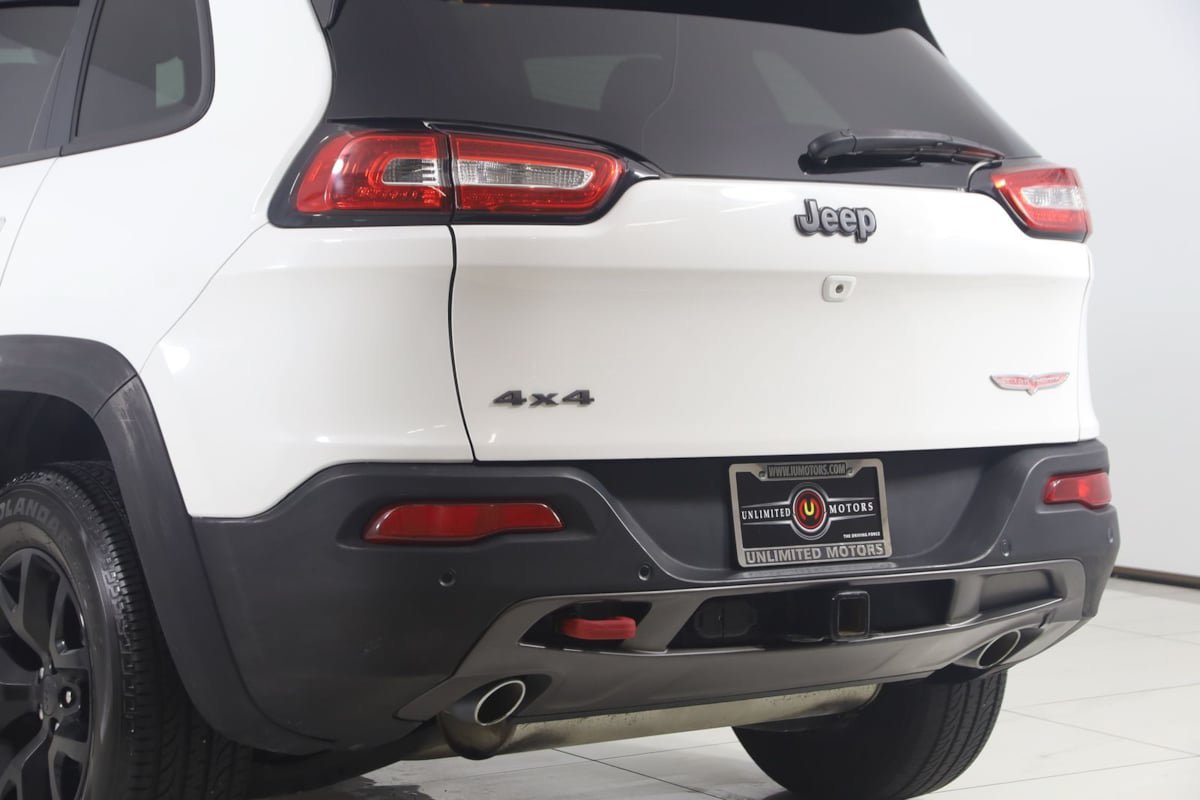 Used 2017 Jeep Cherokee Trailhawk AWD/4WD image 22