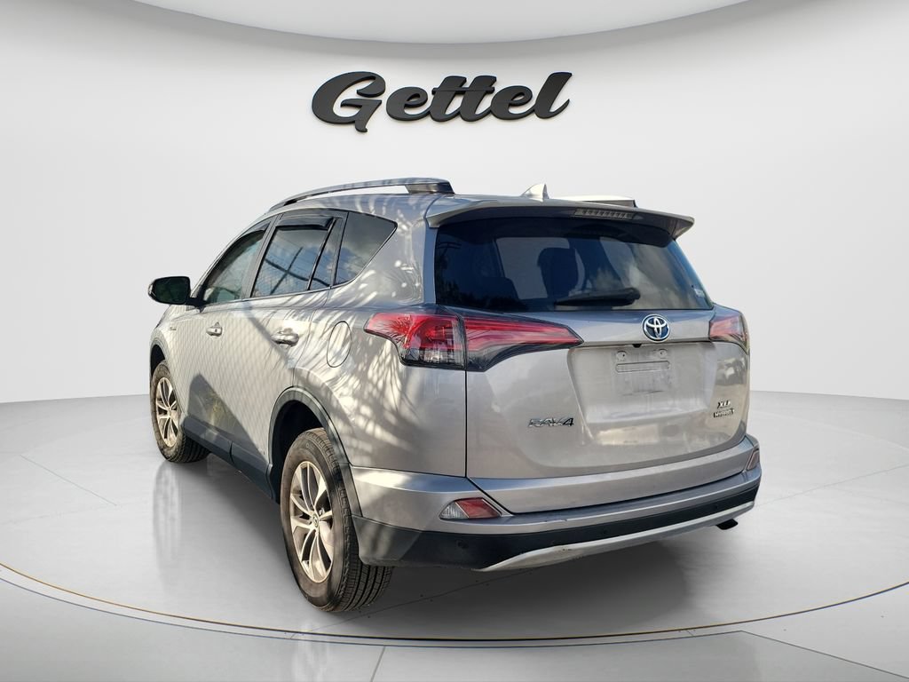 Used 2017 Toyota RAV4 XLE w/ Convenience Package AWD/4WD image 3