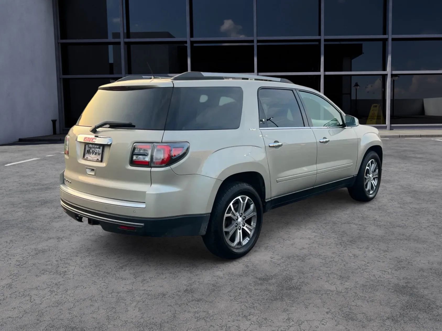 Used 2015 GMC Acadia SLT image 5